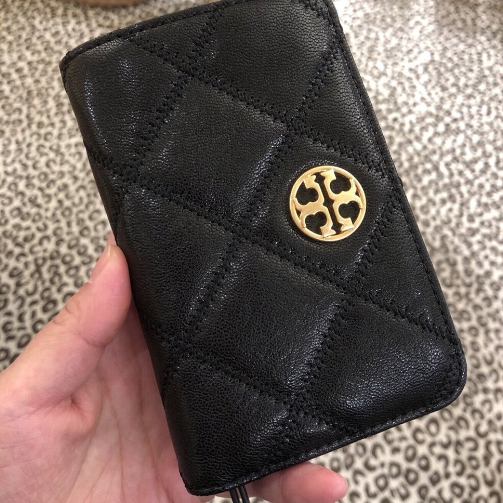 $210 🎉NeW Tory Burch Medium Willa Quilted Leather Wallet Chane…